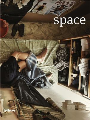 Space By:Pictet, Prix Eur:39,01 Ден1:3099