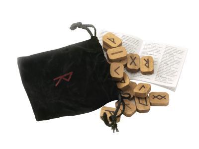 Wooden Runes Bookshelf Edition : Ancient Northern Magic By:Tuan, Laura Eur:14,62 Ден2:1099